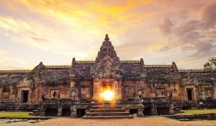 6lKRh-Prasat Phanom Rung Sunset.jpg